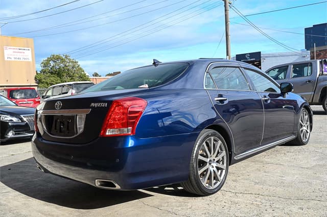 2011 Toyota Crown JDM car for sale — photo 11 of 25