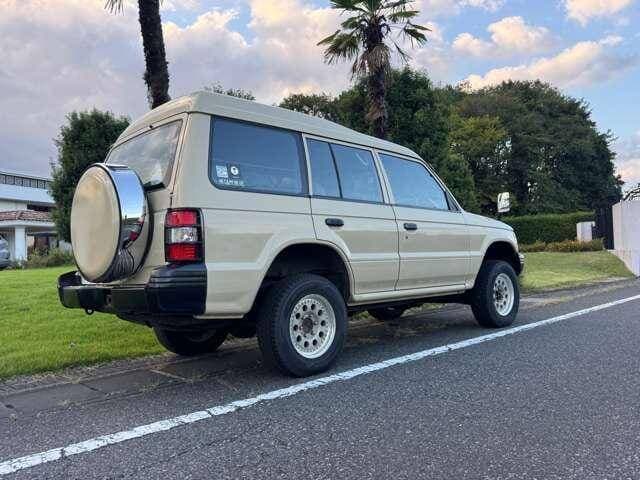1994 Mitsubishi Pajero JDM car for sale — photo 18 of 20