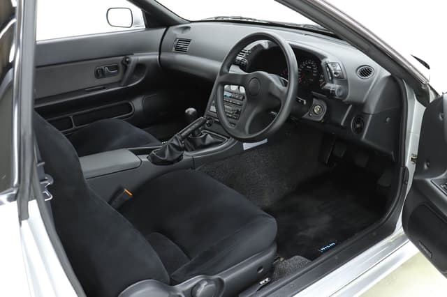 1991 Nissan Skyline JDM car for sale — photo 8 of 10