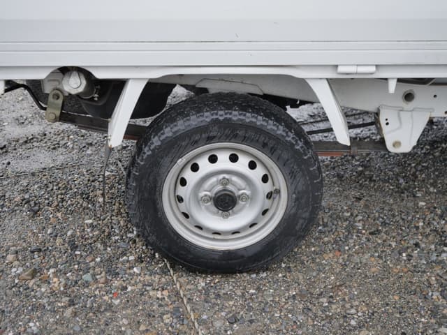2002 Mitsubishi Minicab JDM car for sale — photo 23 of 25