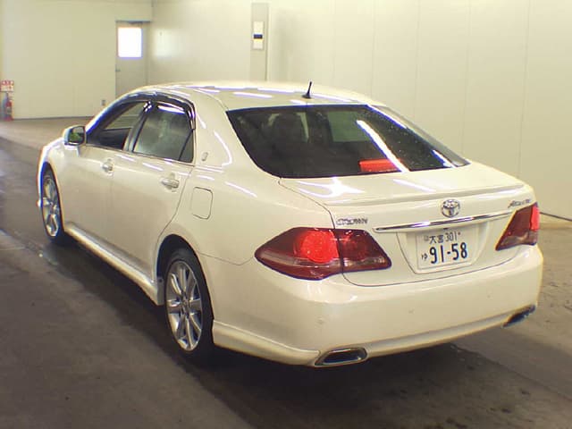 2009 Toyota Crown JDM car for sale — photo 2 of 6