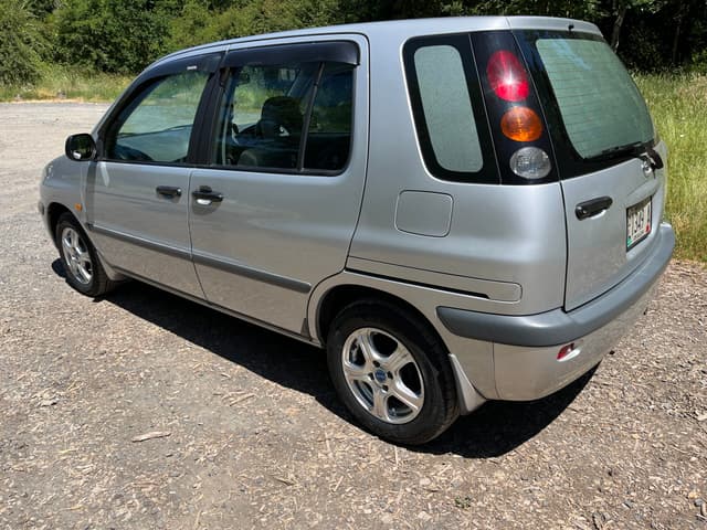 1998 Toyota Raum JDM car for sale — photo 4 of 18