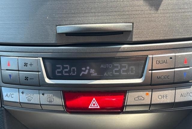 2010 Subaru Legacy JDM car for sale — photo 7 of 25