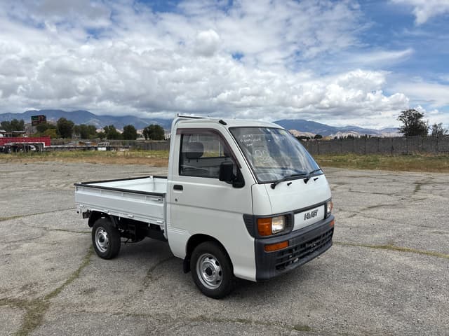 1995 Daihatsu Hijet JDM car for sale — photo 2 of 25