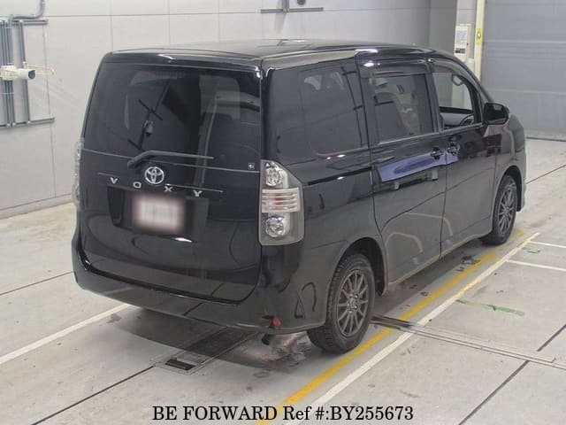 2008 Toyota Voxy JDM car for sale — photo 2 of 8