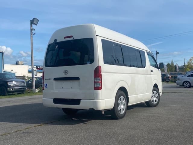 2006 Toyota HiAce JDM car for sale — photo 7 of 12