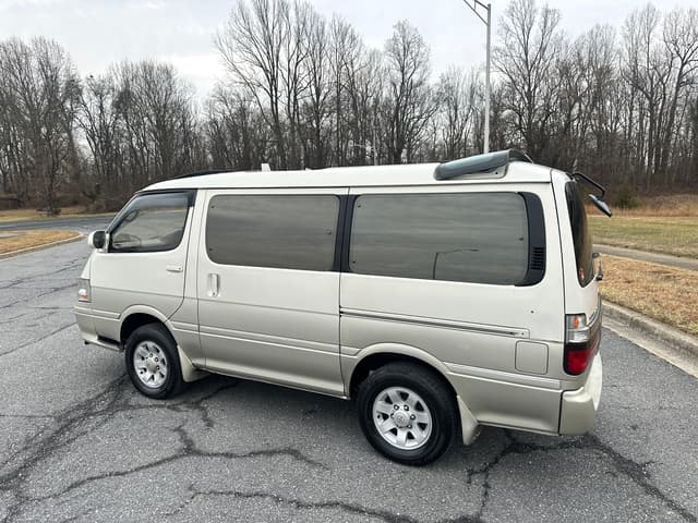 1999 Toyota HiAce JDM car for sale — photo 4 of 10