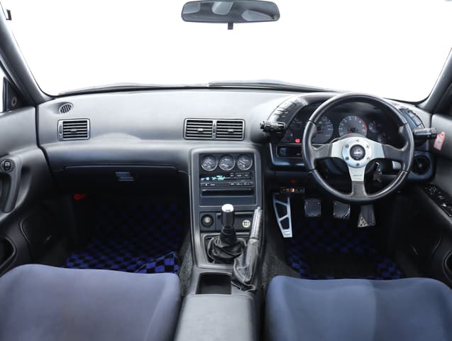 1992 Nissan Skyline JDM car for sale — photo 16 of 25