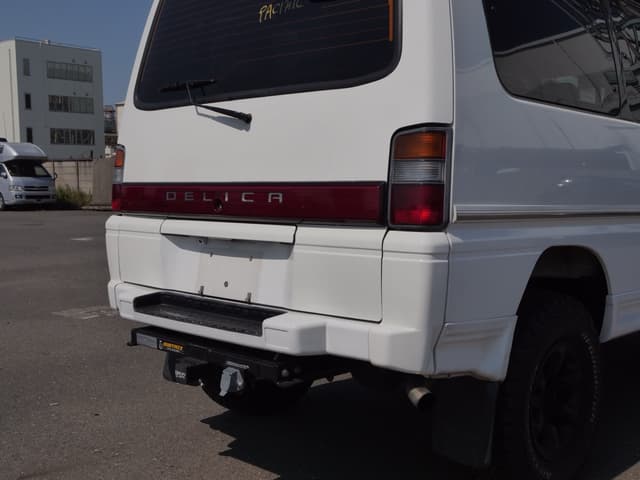 1994 Mitsubishi Delica JDM car for sale — photo 8 of 24