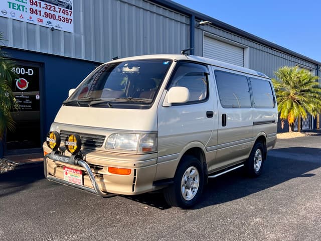 1994 Toyota HiAce JDM car for sale — photo 4 of 19