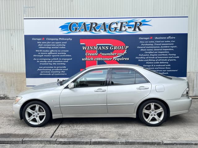 1998 Toyota Altezza JDM car for sale — photo 12 of 25