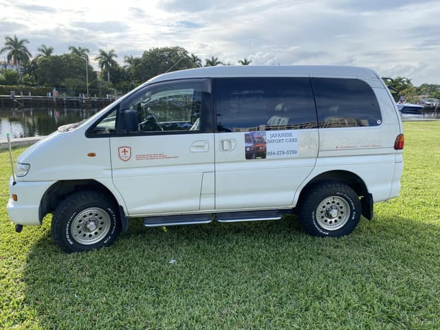 1999 Mitsubishi Delica JDM car for sale — photo 17 of 17