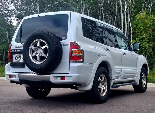 2001 Mitsubishi Pajero JDM car for sale — photo 3 of 5