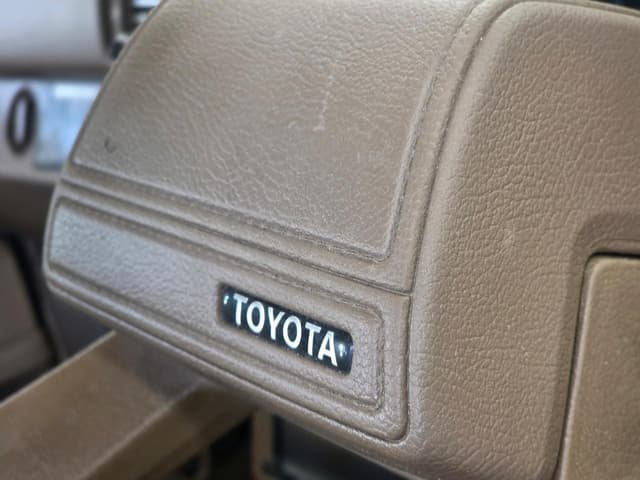1987 Toyota Hilux Surf JDM car for sale — photo 21 of 25