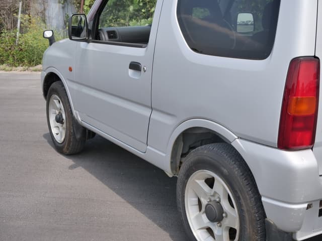1999 Suzuki Jimny JDM car for sale — photo 16 of 25