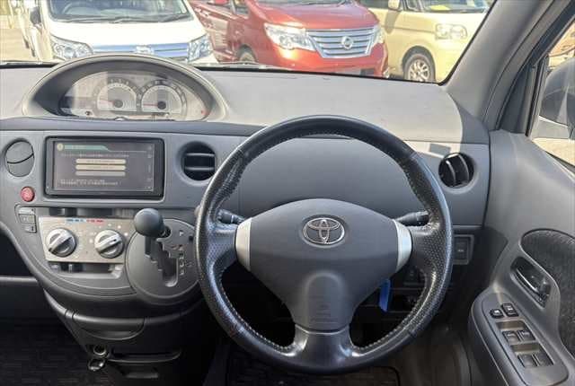 2011 Toyota JDM car for sale — photo 9 of 25