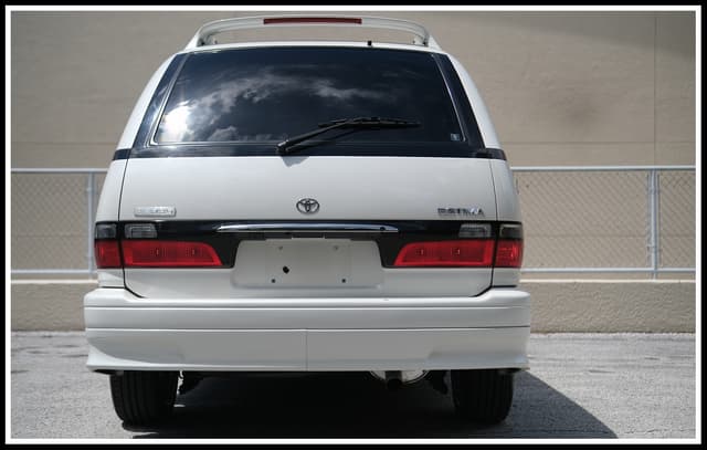 1998 Toyota Estima JDM car for sale — photo 15 of 19