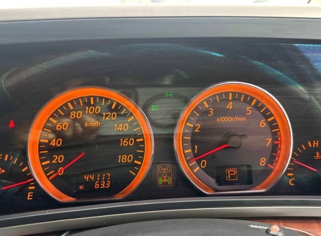 2005 Nissan Elgrand JDM car for sale — photo 11 of 16