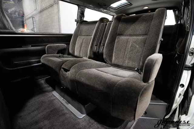 1993 Toyota HiAce JDM car for sale — photo 17 of 25