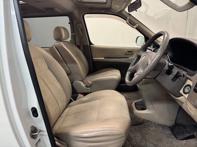 1999 Toyota Granvia JDM car for sale — photo 24 of 25