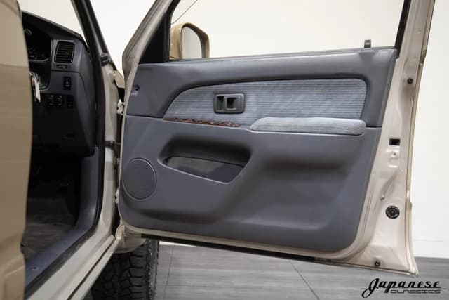1996 Toyota Hilux JDM car for sale — photo 19 of 25