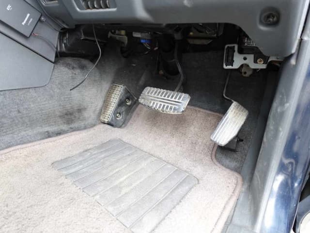 1995 Mitsubishi Pajero JDM car for sale — photo 13 of 22