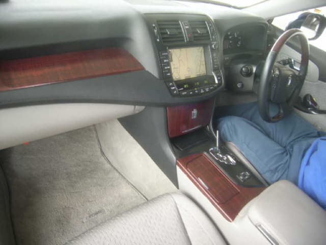 2008 Toyota Crown JDM car for sale — photo 3 of 6