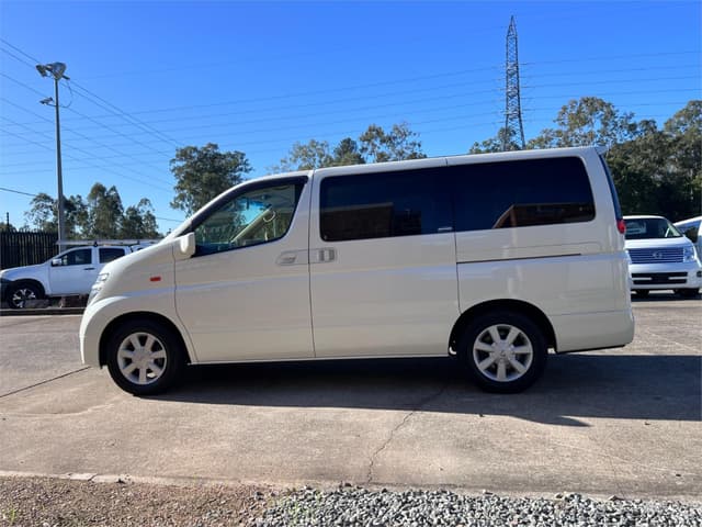 2003 Nissan Elgrand JDM car for sale — photo 9 of 16