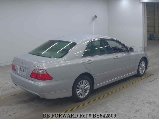 2007 Toyota Crown JDM car for sale — photo 2 of 5