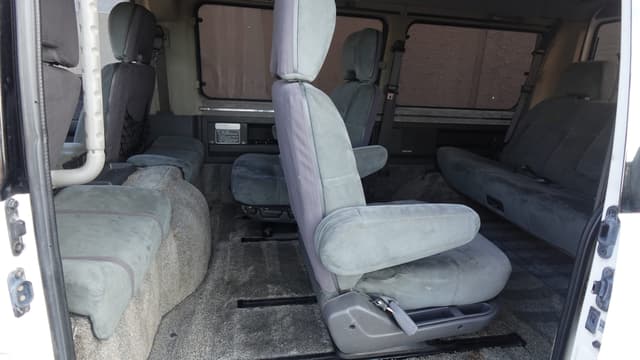 1994 Mitsubishi Delica JDM car for sale — photo 11 of 16