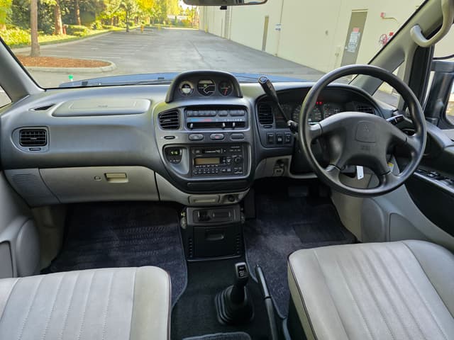 1999 Mitsubishi Delica JDM car for sale — photo 11 of 16