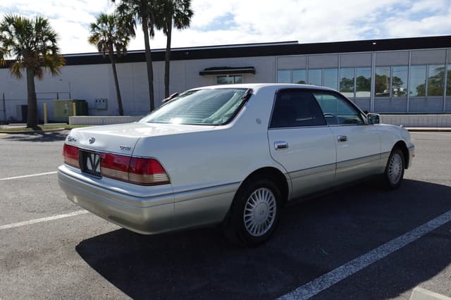 1998 Toyota Crown JDM car for sale — photo 6 of 21