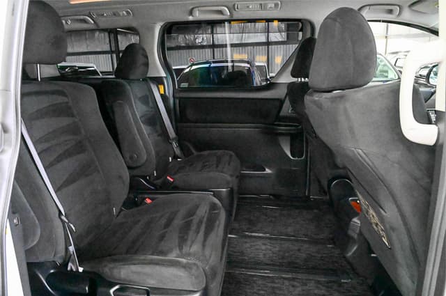 2011 Toyota Alphard JDM car for sale — photo 15 of 25