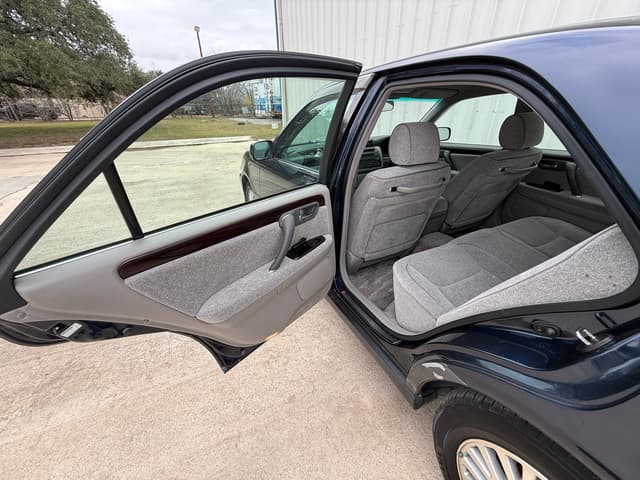 2000 Toyota Crown JDM car for sale — photo 13 of 19