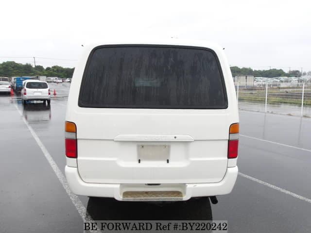 2002 Toyota HiAce JDM car for sale — photo 4 of 25