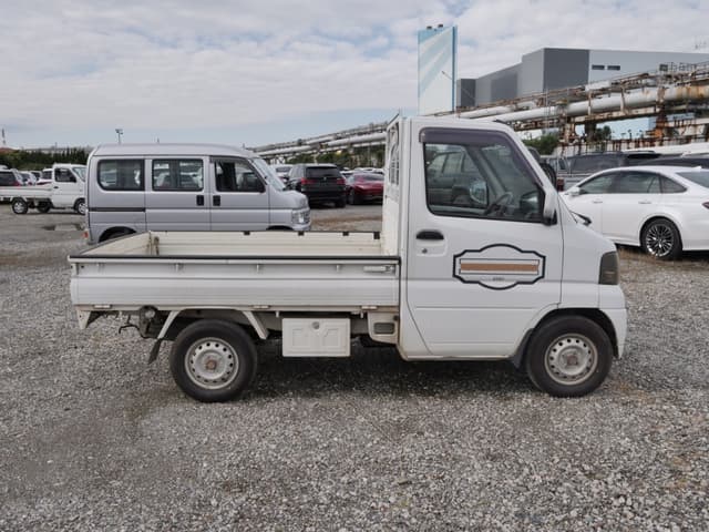 2001 Mitsubishi Minicab JDM car for sale — photo 4 of 25
