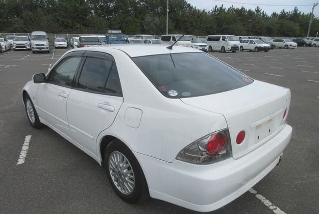 2002 Toyota Altezza JDM car for sale — photo 3 of 25