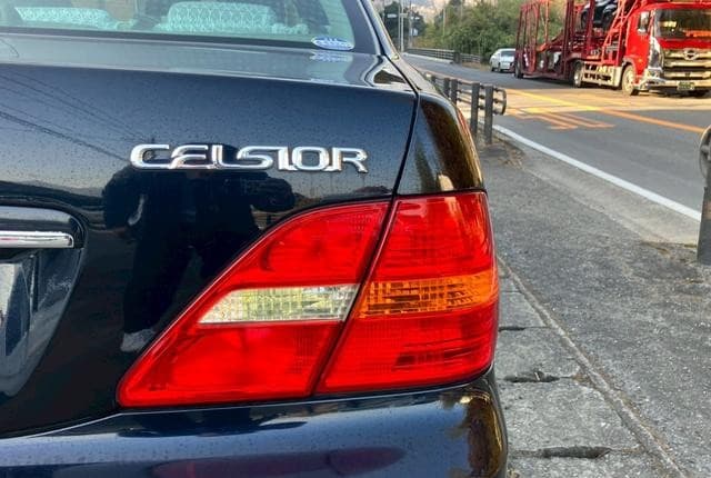 2002 Toyota Celsior JDM car for sale — photo 12 of 25