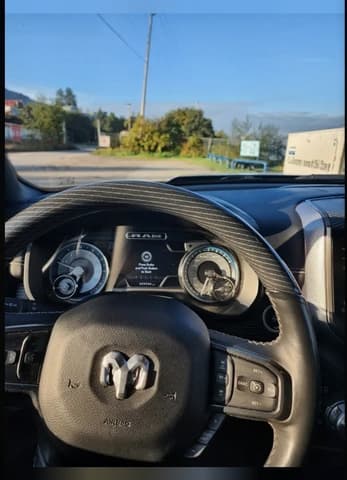 2020 Chrysler JDM car for sale — photo 6 of 8