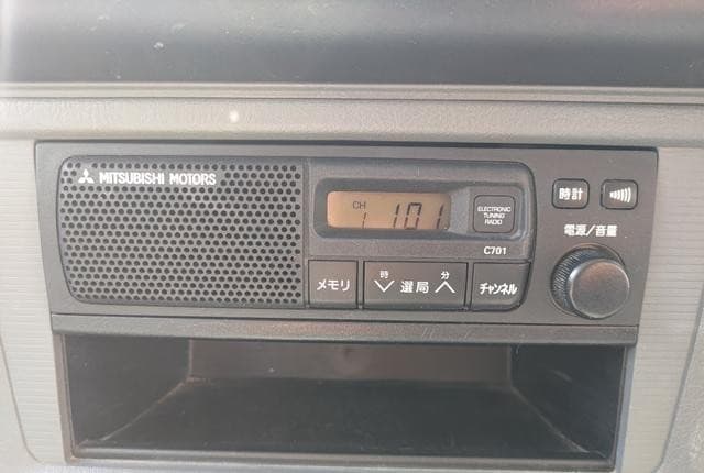 2002 Mitsubishi Minicab JDM car for sale — photo 23 of 25