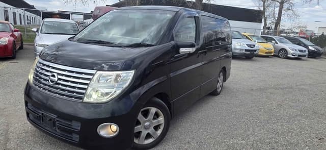2005 Nissan Elgrand JDM car for sale — photo 2 of 13