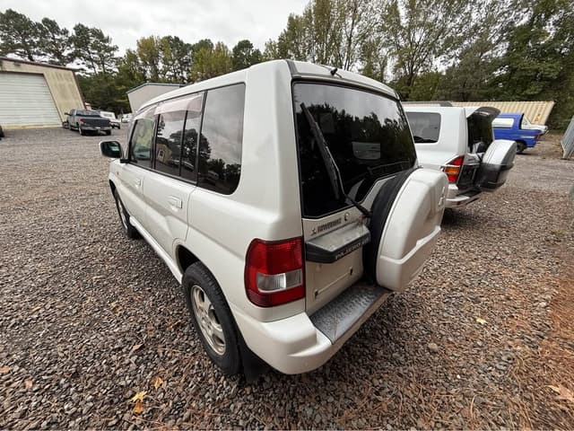 2000 Mitsubishi Pajero JDM car for sale — photo 9 of 10