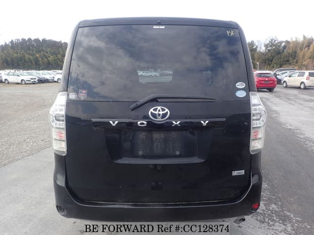 2011 Toyota Voxy JDM car for sale — photo 4 of 25