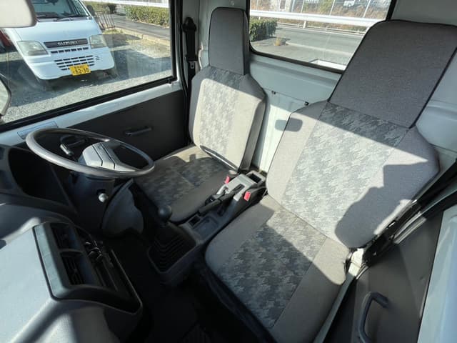1997 Mitsubishi Minicab JDM car for sale — photo 24 of 25