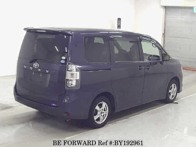2009 Toyota Voxy JDM car for sale — photo 2 of 7