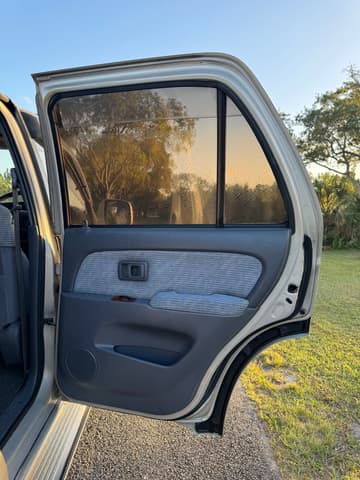1996 Toyota Hilux Surf JDM car for sale — photo 19 of 25