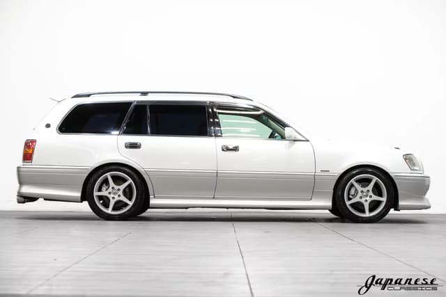 2001 Toyota Crown JDM car for sale — photo 5 of 25