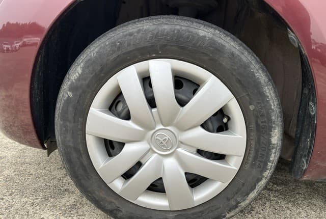 2010 Toyota Vitz JDM car for sale — photo 24 of 25