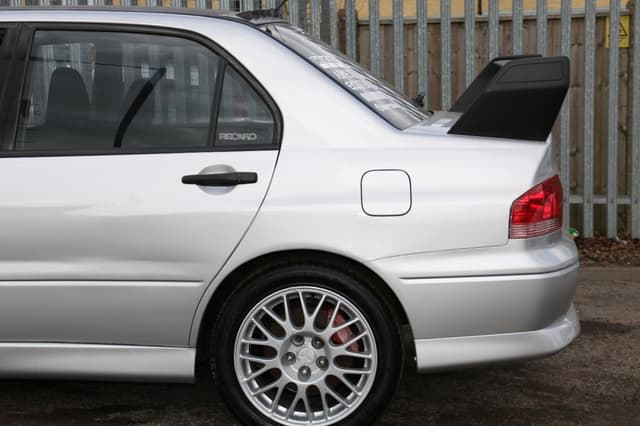 2001 Mitsubishi Lancer Evolution JDM car for sale — photo 20 of 25