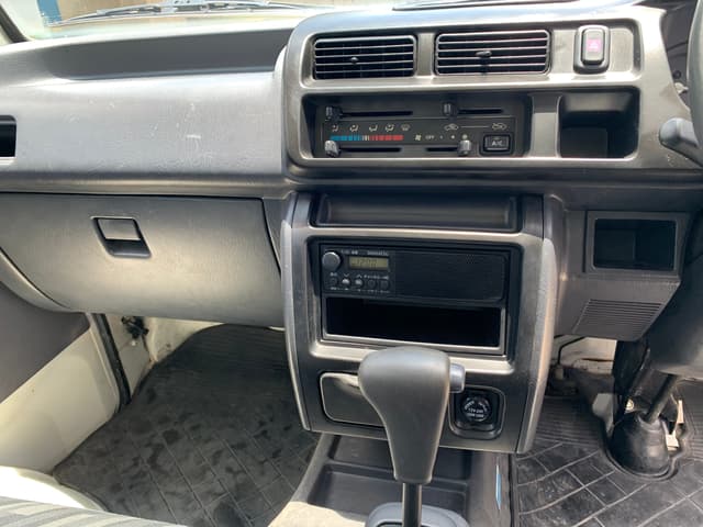 2000 Daihatsu Hijet JDM car for sale — photo 7 of 10